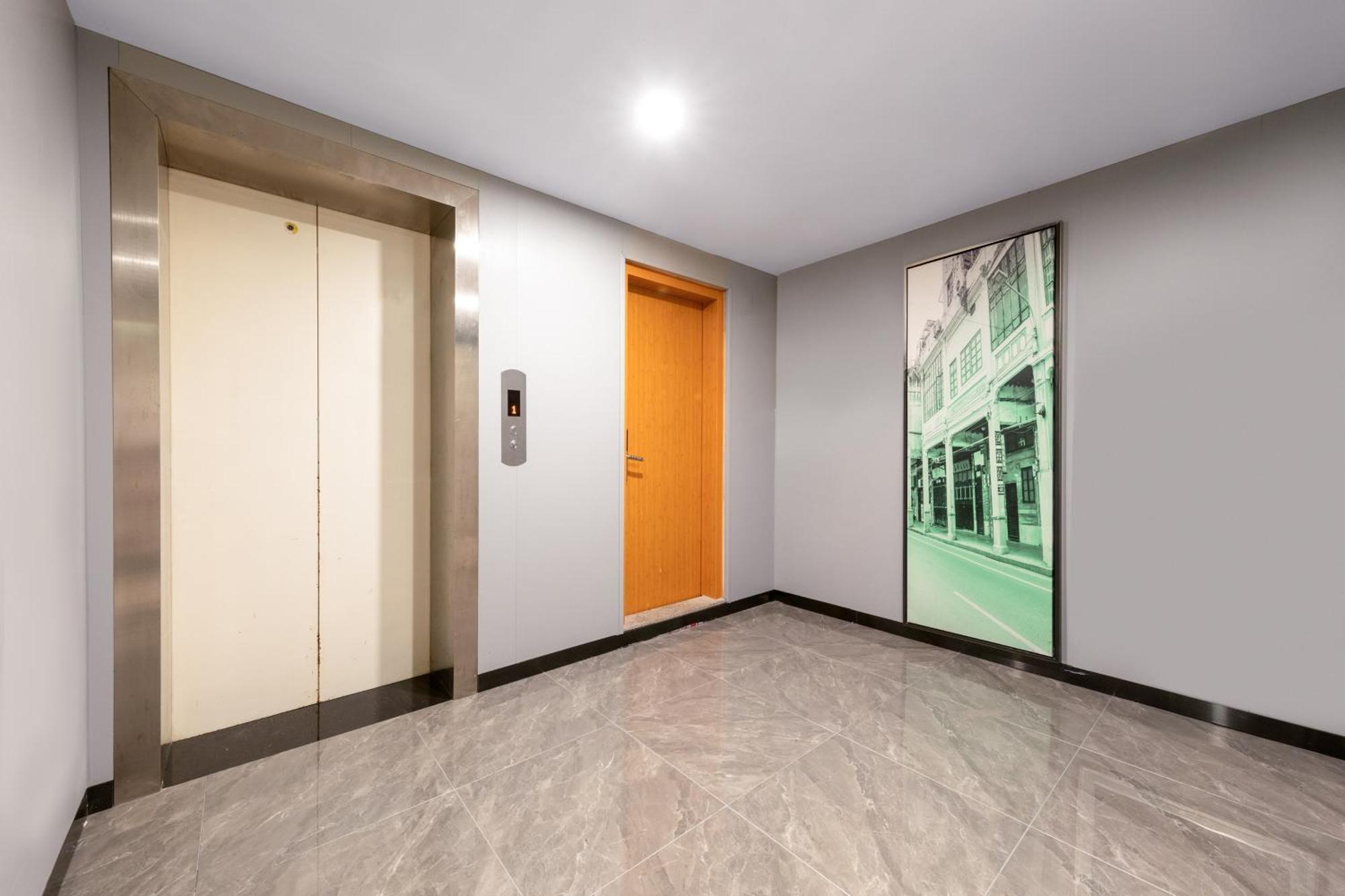 Xana Lite Hotel - Guangzhou Fangcun Huadiwan Metro Station Bagian luar foto