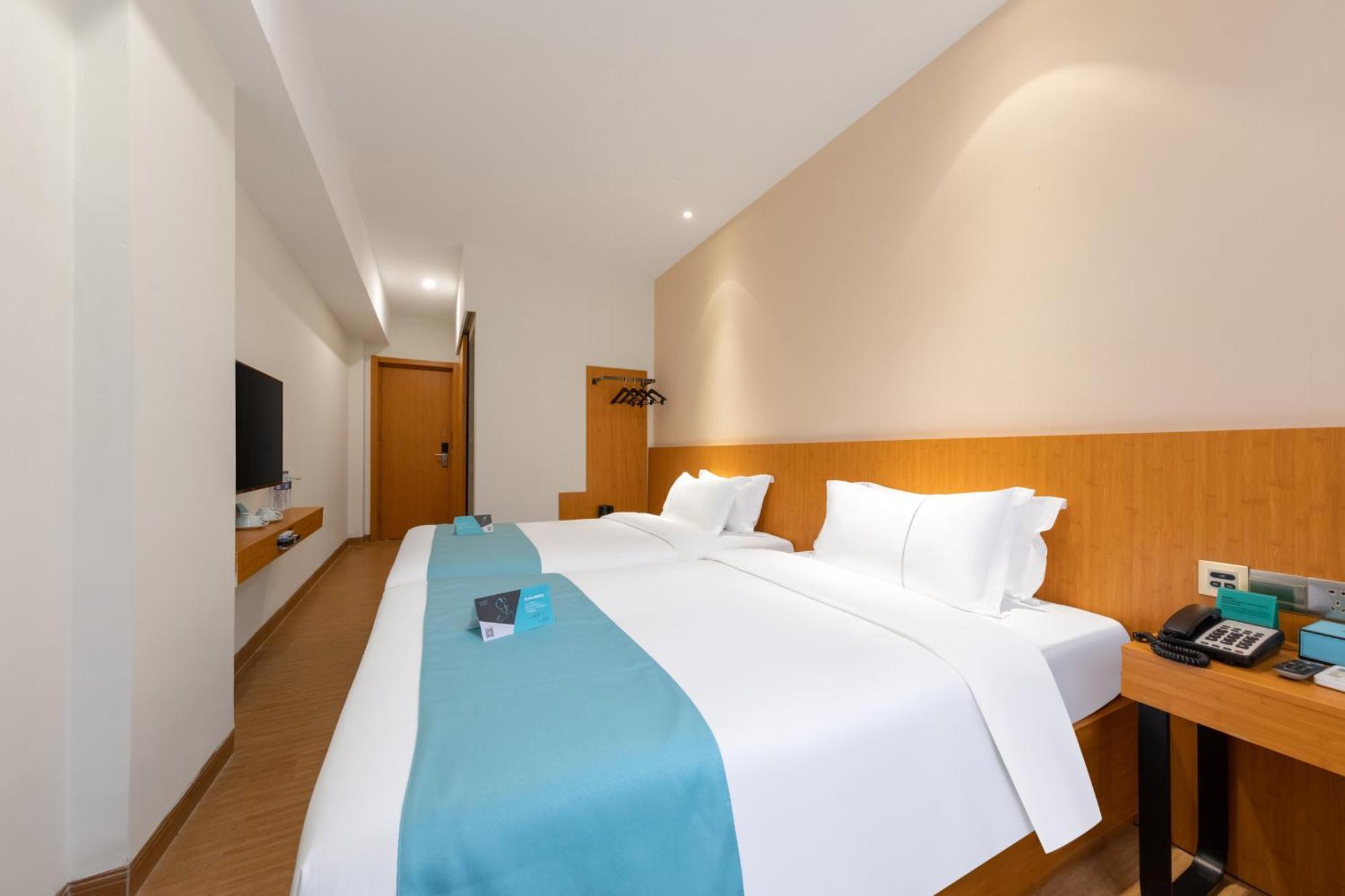 Xana Lite Hotel - Guangzhou Fangcun Huadiwan Metro Station Bagian luar foto