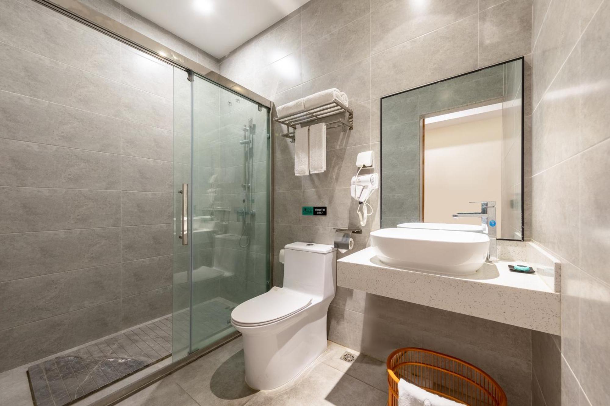 Xana Lite Hotel - Guangzhou Fangcun Huadiwan Metro Station Bagian luar foto
