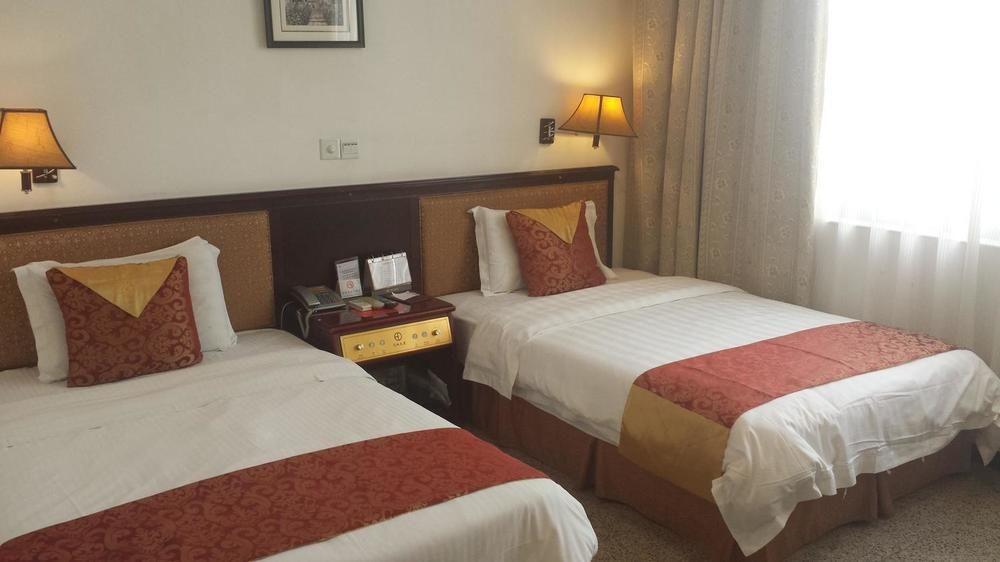 Xana Lite Hotel - Guangzhou Fangcun Huadiwan Metro Station Bagian luar foto